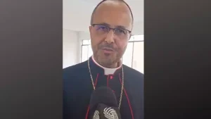 Divin&oacute;polis: V&iacute;deos e entrevistas da missa do Crisma celebrada por Dom Geovane Luis&nbsp;