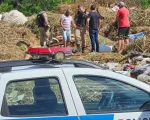Carmo do Cajuru: Restos de caixões e possível ossada humana são encontrados em aterro sanitário