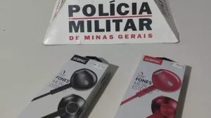 Formiga: Adolescente usa galho de árvore para 'pescar' fones de ouvido em loja e é apreendido por furto