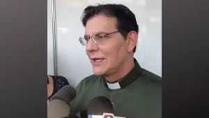 Acompanhe a entrevista com Padre Reginaldo Manzotti