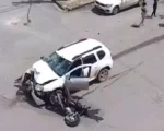 Acidente entre moto e carro na av. Ayrton Senna em Divinópolis