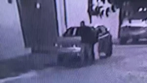 C&acirc;meras flagram furto de carro no Bom Pastor em Divin&oacute;polis