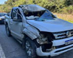 Acidente na MG-050 entre caminhão e camionete resultando em vítima grave