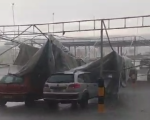 Uma chuva forte aconteceu na tarde desta sexta-feira (01) em Divinópolis. Leitores do Portal MPA enviaram vídeos comprovando a situação.