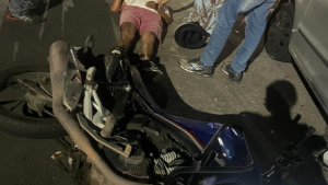 Idoso &eacute; atropelado no bairro Sidil em Divin&oacute;polis