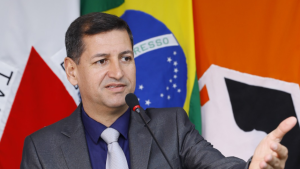 Vereador pede apoio de lideranças políticas para impedir projeto da CEMIG no Lago das Roseiras e cobra retorno das obras