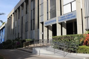 TCE aceita denúncia contra Prefeitura de Divinópolis por contratos temporários