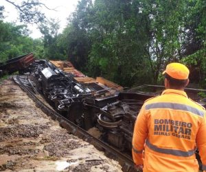 Acidente ferrovi&aacute;rio em Formiga: descarrilamento de locomotiva na Comunidade de Rodrigues