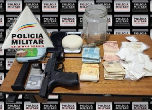 Homem &eacute; preso com motocicleta furtada e mais de R$ 4 mil