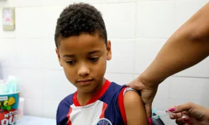 Minist&eacute;rio da Sa&uacute;de amplia vacina&ccedil;&atilde;o contra a dengue para mais 154 munic&iacute;pios; veja as cidades mineiras contempladas