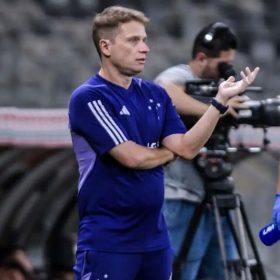 &rdquo; A volta dos que n&atilde;o foram&rdquo;. Fernando Seabra &eacute; o novo t&eacute;cnico do Cruzeiro.