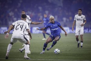 Raposa quer espantar a crise na estreia do Brasileir&atilde;o. Cruzeiro x Botafogo. A Minas FM transmite.