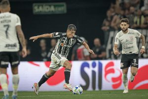 Galo estreia no Brasileir&atilde;o entre os favoritos. Corinthians x Atl&eacute;tico. A Minas FM transmite.