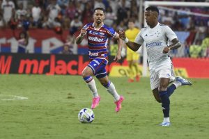 Raposa encara o Le&atilde;o de olho na lideran&ccedil;a. Fortaleza x Cruzeiro. A Minas FM transmite.