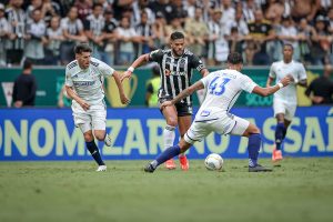 De novo Galo e Raposa. Agora pelo Brasileir&atilde;o. Atl&eacute;tico x Cruzeiro. A Minas FM transmite ao vivo.