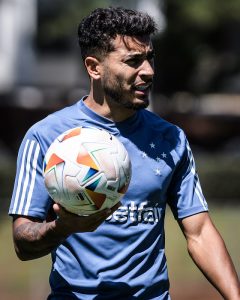 Bola diferente e altitude. Mais desafios para o Cruzeiro na Sul-Americana.