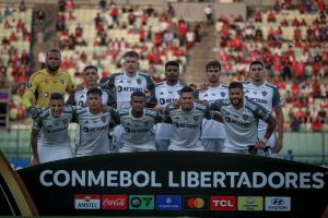 Depois do Penta, o foco volta para a Libertadores. Atl&eacute;tico x Rosario Central. A Minas FM transmite.