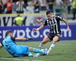 Paulinho quer brilhar de novo no Brasileirão.
