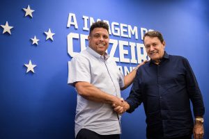 &rdquo; Dai a Pedro o que &eacute; de Pedro&rdquo;! Torcedor, conselheiro e empres&aacute;rio: Pedro Lourenco &eacute; o novo dono do Cruzeiro.