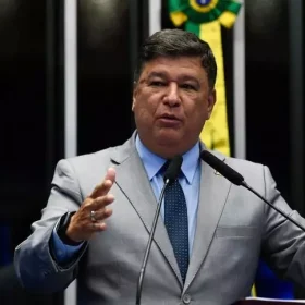 Carlos Viana sobre prisões no caso INSS: “É só o começo. Há mais envolvidos que precisam ser presos”