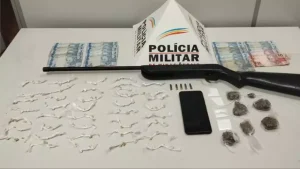 Nova Serrana: Jovem é preso com 120 pedras de crack e papelotes de cocaína
