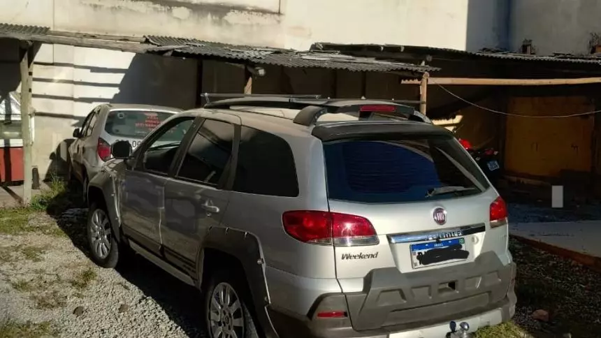 PM recupera em Divin&oacute;polis, ve&iacute;culo furtado em Cl&aacute;udio
