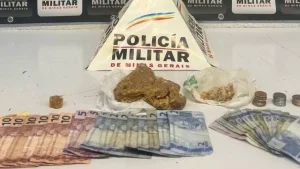 Divin&oacute;polis: Dupla &eacute; presa com pedra de crack escondida nas roupas do varal