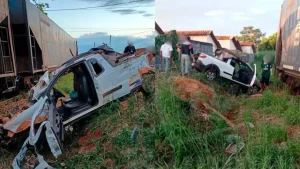Bambu&iacute;: Acidente entre locomotiva e caminhonete deixa dois feridos