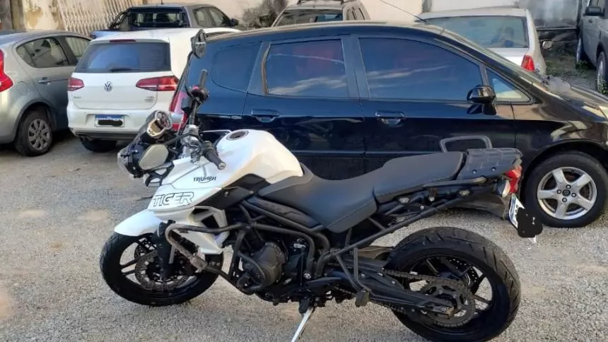 Divin&oacute;polis: Em a&ccedil;&atilde;o r&aacute;pida, PM apreende moto furtada