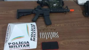 São Gonçalo do Pará: Homem é preso com drogas, munições e réplica de metralhadora