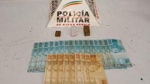 Homem &eacute; preso com drogas e dinheiro do tr&aacute;fico em Divin&oacute;polis