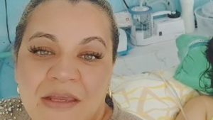 Mãe de jovem acamada por dengue há cinco anos tem benefício cortado pelo estado