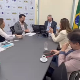 Gleide Andrade reúne com equipe do São João de Deus e garante investimento de R$2 milhões
