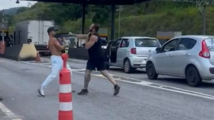 Veja v&iacute;deo: briga entre dois homens &eacute; registrada na rodovia MG-050