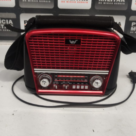 Divinópolis: ouvinte furta rádio no Centro e vira notícia