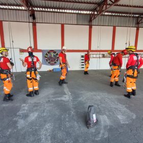 10º Batalhão de Bombeiros de Divinópolis realiza workshop de salvamento em altura