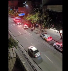 Motoboys pegam ladrão de celular no Centro de Divinópolis