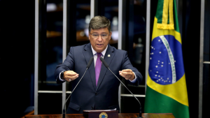 Viana busca proibir que Institui&ccedil;&otilde;es financeiras ofere&ccedil;am empr&eacute;stimos por telefone a aposentados e pensionistas