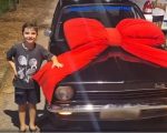 Menino de 9 anos ganha Chevette após guardar dinheiro por cinco anos