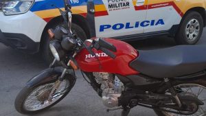 Homem furta moto pr&oacute;ximo a igreja e &eacute; preso em Cl&aacute;udio