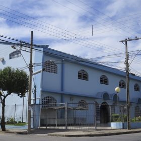 Homem espia mulher no banheiro de igreja e é preso em Divinópolis