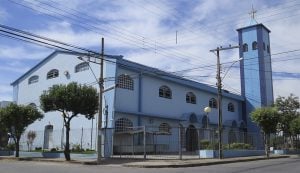 Homem espia mulher no banheiro de igreja e &eacute; preso em Divin&oacute;polis