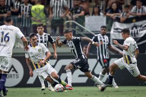 Galo quer lideran&ccedil;a e classifica&ccedil;&atilde;o na Libertadores. Ros&aacute;rio Central x Atl&eacute;tico. A Minas FM transmite.