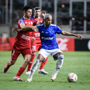 Cruzeiro s&oacute; depende de si para ser o primeiro no grupo da Sul-Americana
