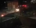 Itaúna: Bombeiros combatem incêndio em lote vago