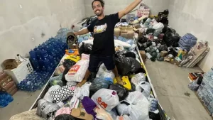 Veja v&iacute;deo da arrecada&ccedil;&atilde;o de alimentos para v&iacute;timas da enchente do RS, com Vit&atilde;o da Muri&ccedil;oca
