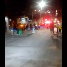 Divinópolis: Condutor é contido por populares até a chegada da PM, após causar atropelamento