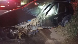 Colis&atilde;o entre ve&iacute;culos deixa feridos na BR-352 em Par&aacute; de Minas
