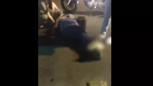 Acidente entre moto e carro deixa homem ferido em Divinópolis
