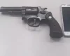 Itaúna: Após perseguição policial, homem é preso e arma apreendida